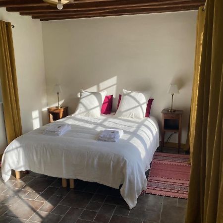 Une Vie en Rose Pressagny-lʼOrgeuilleux Buitenkant foto