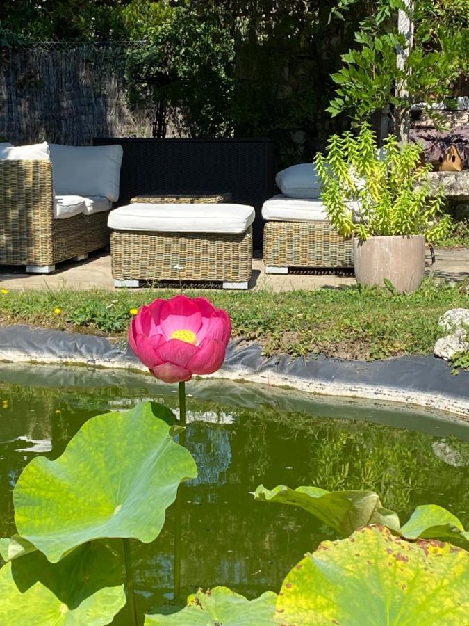 Une Vie en Rose Pressagny-lʼOrgeuilleux Buitenkant foto