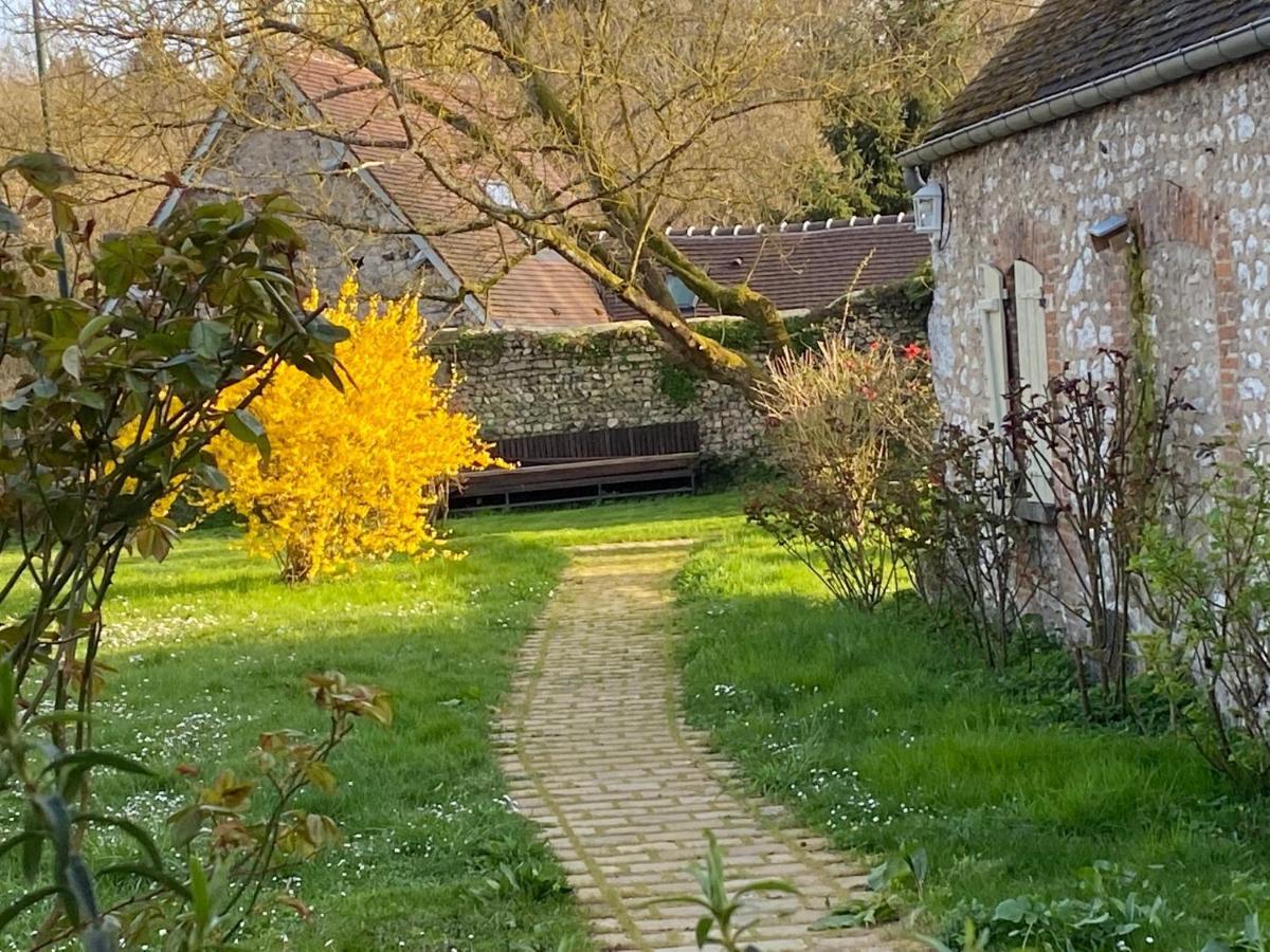 Une Vie en Rose Pressagny-lʼOrgeuilleux Buitenkant foto