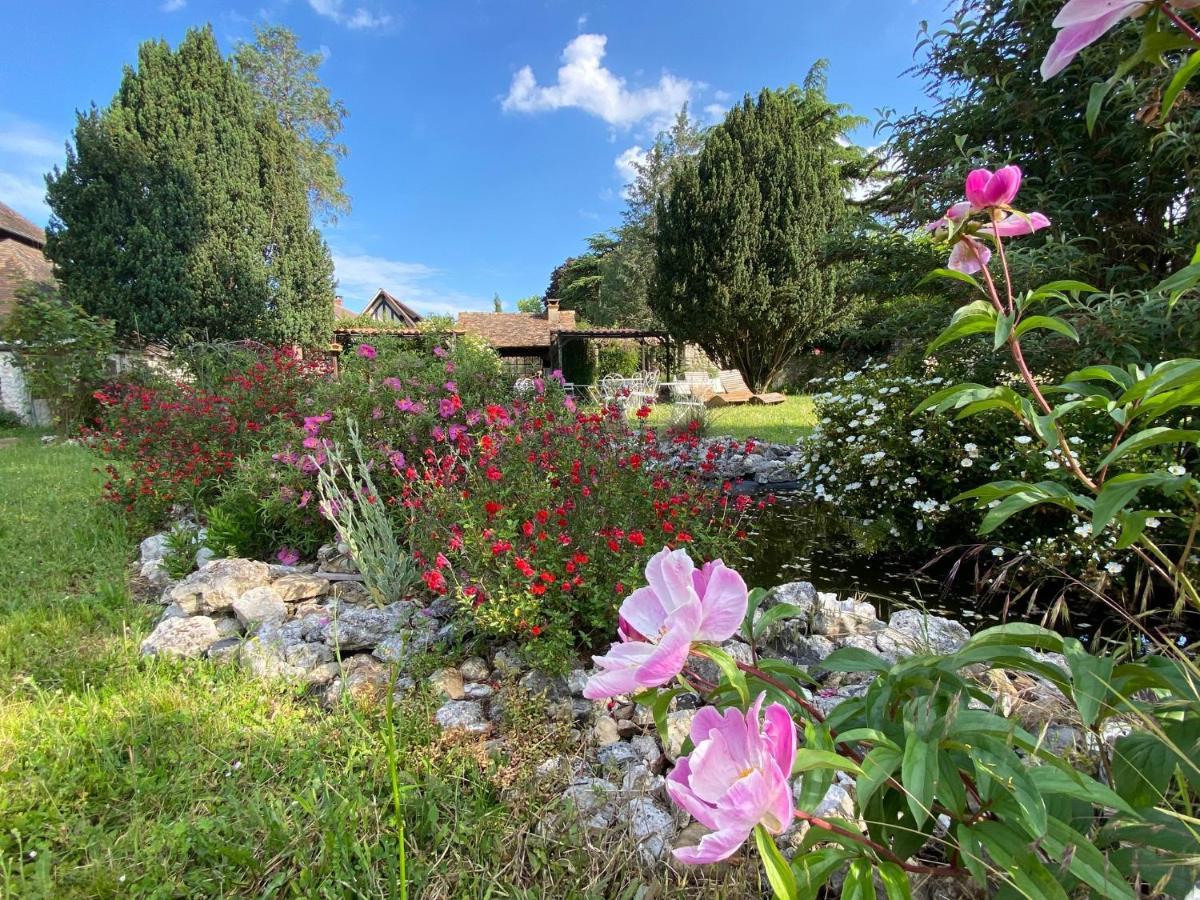 Une Vie en Rose Pressagny-lʼOrgeuilleux Buitenkant foto