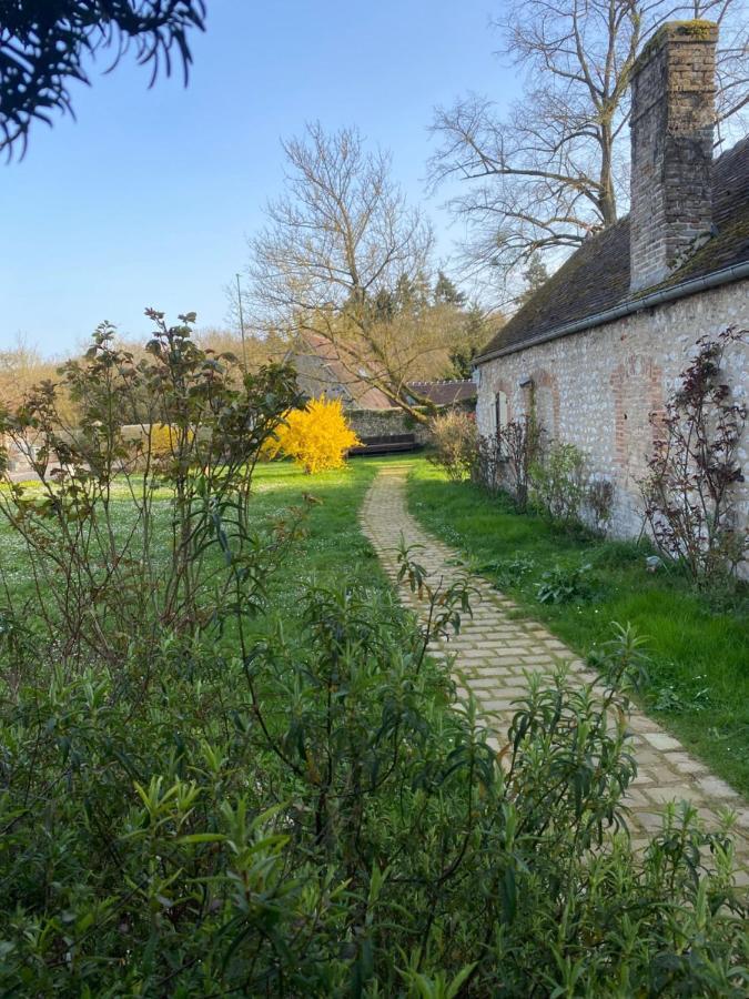 Une Vie en Rose Pressagny-lʼOrgeuilleux Buitenkant foto
