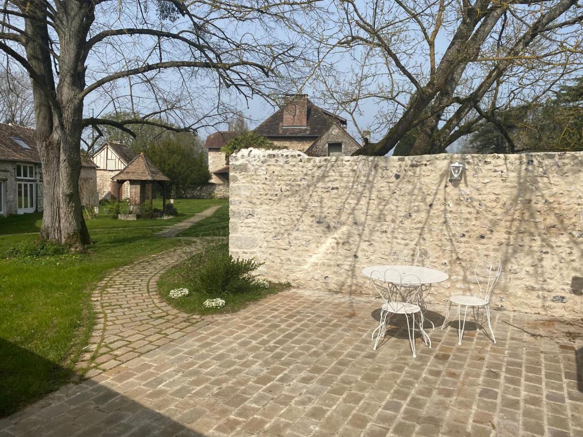 Une Vie en Rose Pressagny-lʼOrgeuilleux Buitenkant foto