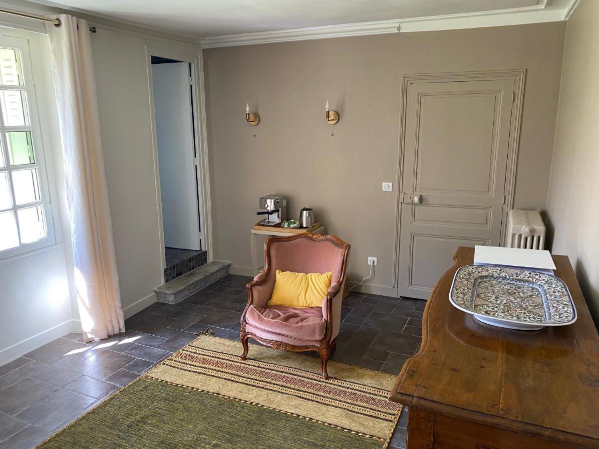 Une Vie en Rose Pressagny-lʼOrgeuilleux Buitenkant foto